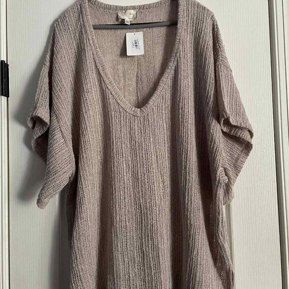 Oli & Hali Knit Top - NWT - Taupe - Size M/L - Picture 3 of 3